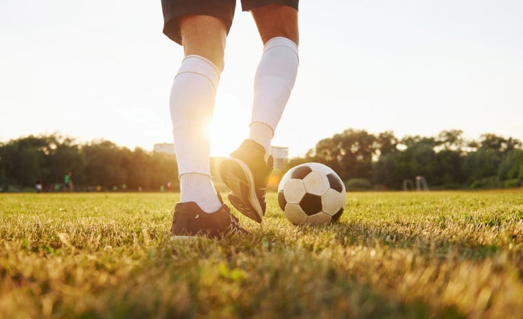 6 common football injuries and tips to avoid them