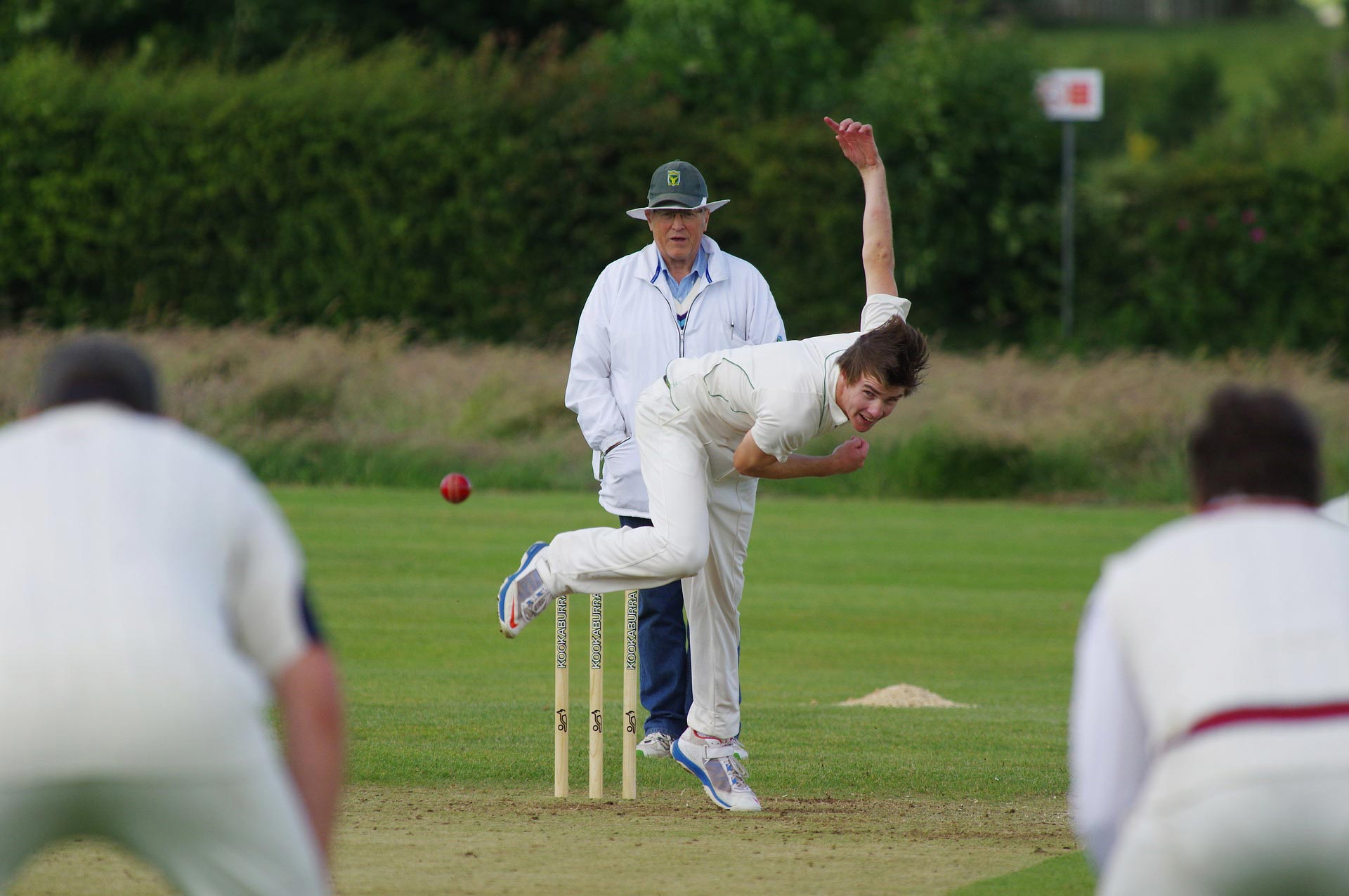 Common shoulder injuries from playing cricket