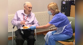 Patient Jack celebrate his 100th birthday