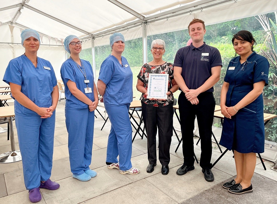 Spire Leicester Hospital awarded for commitment to patient safety by the National Joint Registry