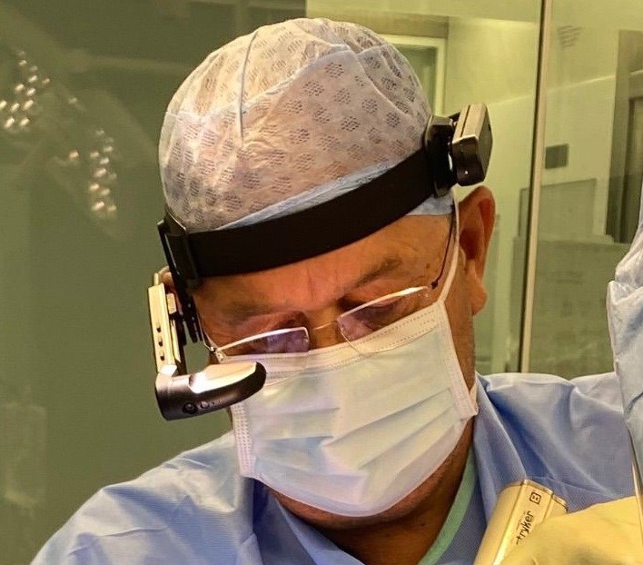 Pixee smart glasses: a new vision for orthopaedic surgery has arrived at Spire Yale Hospital